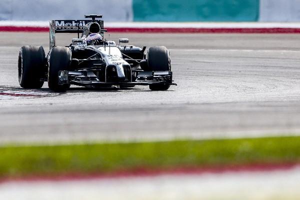 El piloto Jenson Button, de la escudería McLaren, corre en la Fórmula Uno. (Foto Prensa Libre: EFE)