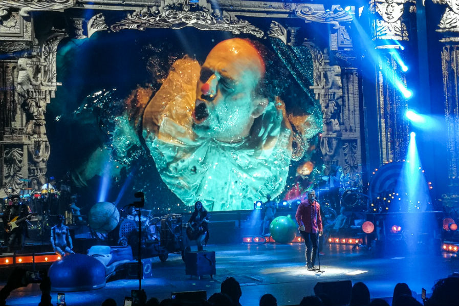 Ricardo Arjona promociona su reciente gira Circo Soledad en la que fusiona música con un espectáculo visual. (Foto Prensa Libre: Keneth Cruz)