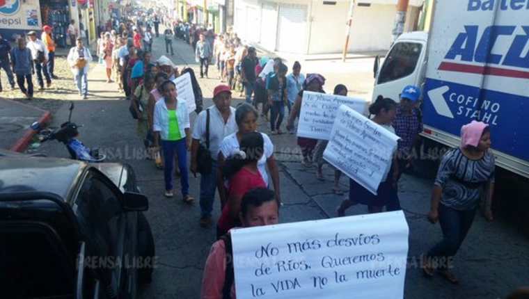 Protesta de pobladores en Coatepeque, Quetzaltenango. (Foto Prensa Libre: Alexánder Coyoy).