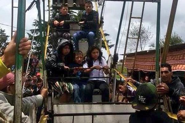 Bomberos atendieron a 35 niños con crisis nerviosa. (Foto Prensa Libre: CBV)