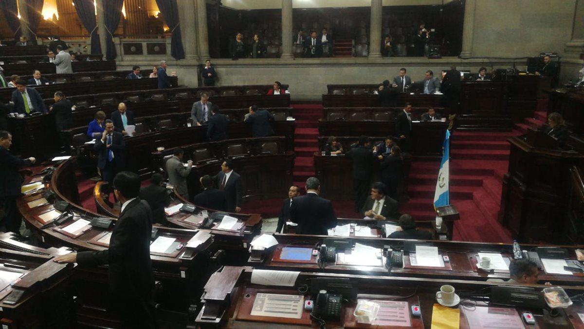 El pleno del Congreso avanzó en la aprobación del proyecto de presupuesto 2019. (Foto Prensa Libre: Erick Ávila)