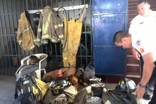 Los Bomberos Voluntarios aseguran que no tienen suficientes recursos para atender las emergencias (Foto Prensa Libre: Erick Ávila) <br _mce_bogus="1"/>