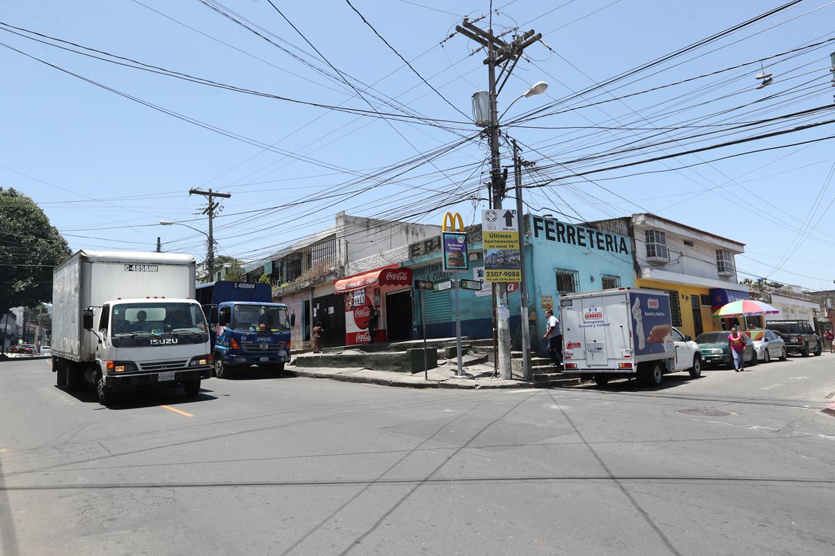 A lo largo de la 17 avenida y 4a. calle, de La Villa son constantes los asaltos,según vecinos.(Foto Prensa Libre: Erick Ávila)