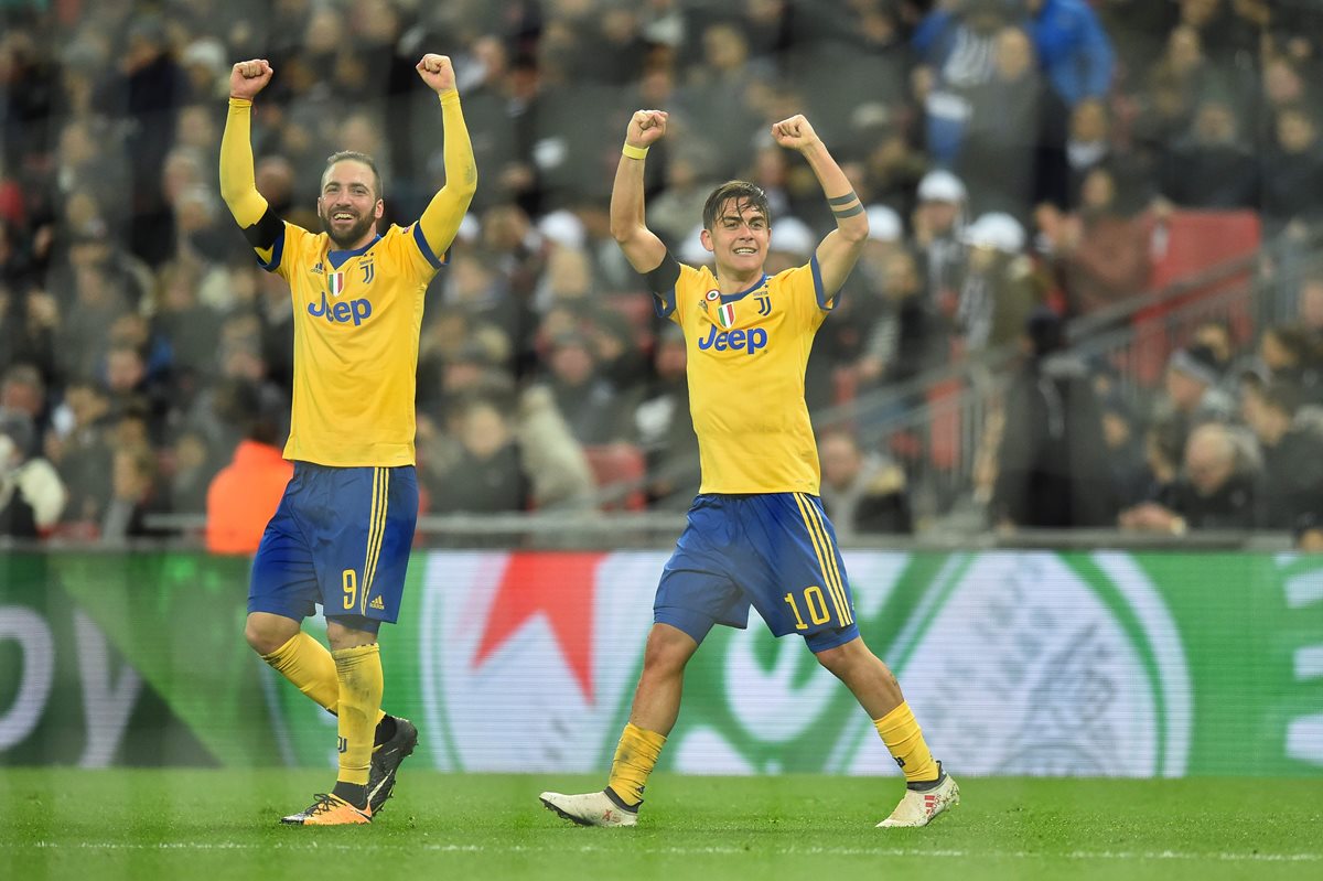 Paulo Dybala y Gonzalo Higuain fueron los anotadores de los goles en el estadio de Wembley. (Foto Prensa Libre: AFP)