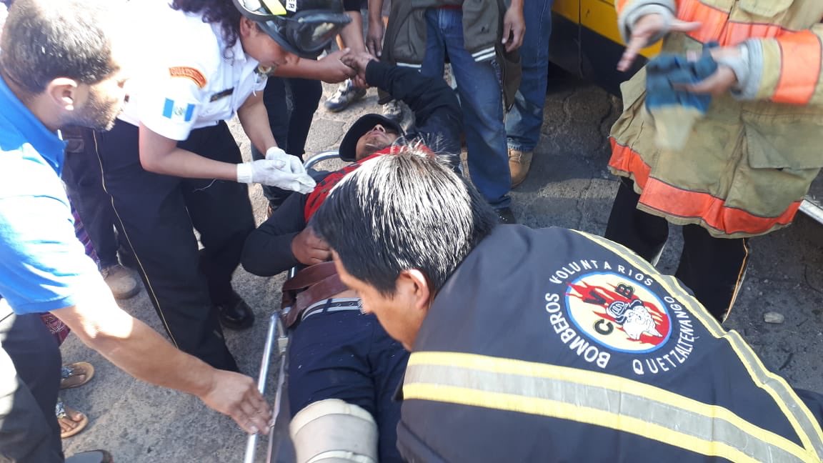 Al menos seis personas fueron trasladadas, otras fueron atendidas en el lugar por parte de los socorristas que brindaron la atención prehospitalaria. (Foto Prensa Libre: Cortesía)