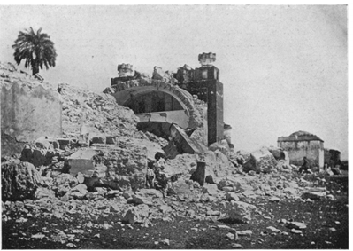 Así quedó la Ermita del Cerrito del Carmen. (Foto Prensa Libre: Marshall H. Saville).