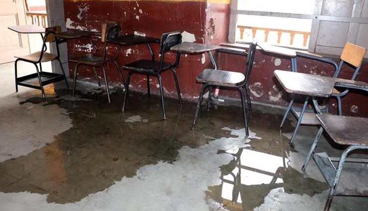 Muchas escuelas en la provincia necesitan reparaciones urgentes. (Foto Prensa Libre: Hemeroteca PL)