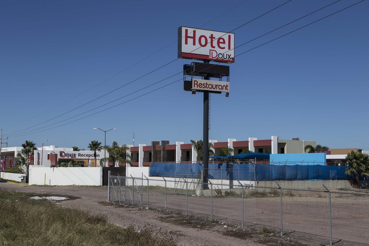 Hotel de la ciudad de Los Mochis, Sinaloa, México, a donde fue llevado Guzmán luego de su captura. (AP)