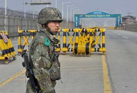 A Corea del Sur continúa con su entrenamiento militar. (Foto Prensa Libre: AFP)
