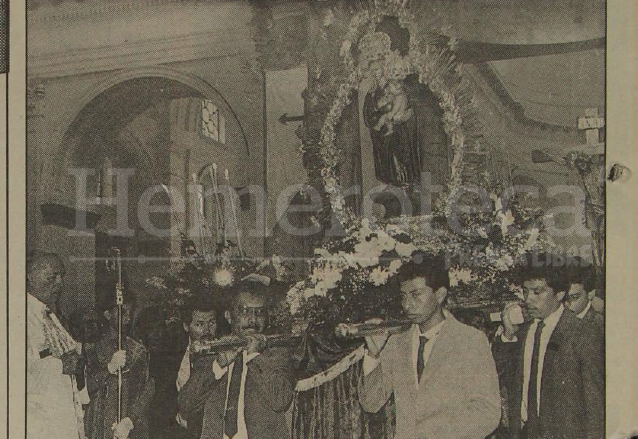 Ceremonia de consagración de la Virgen del Socorro en la Catedral el 27 de septiembre de 1992, aparece el arzobispo Próspero Penados. (Foto: Hemeroteca PL)