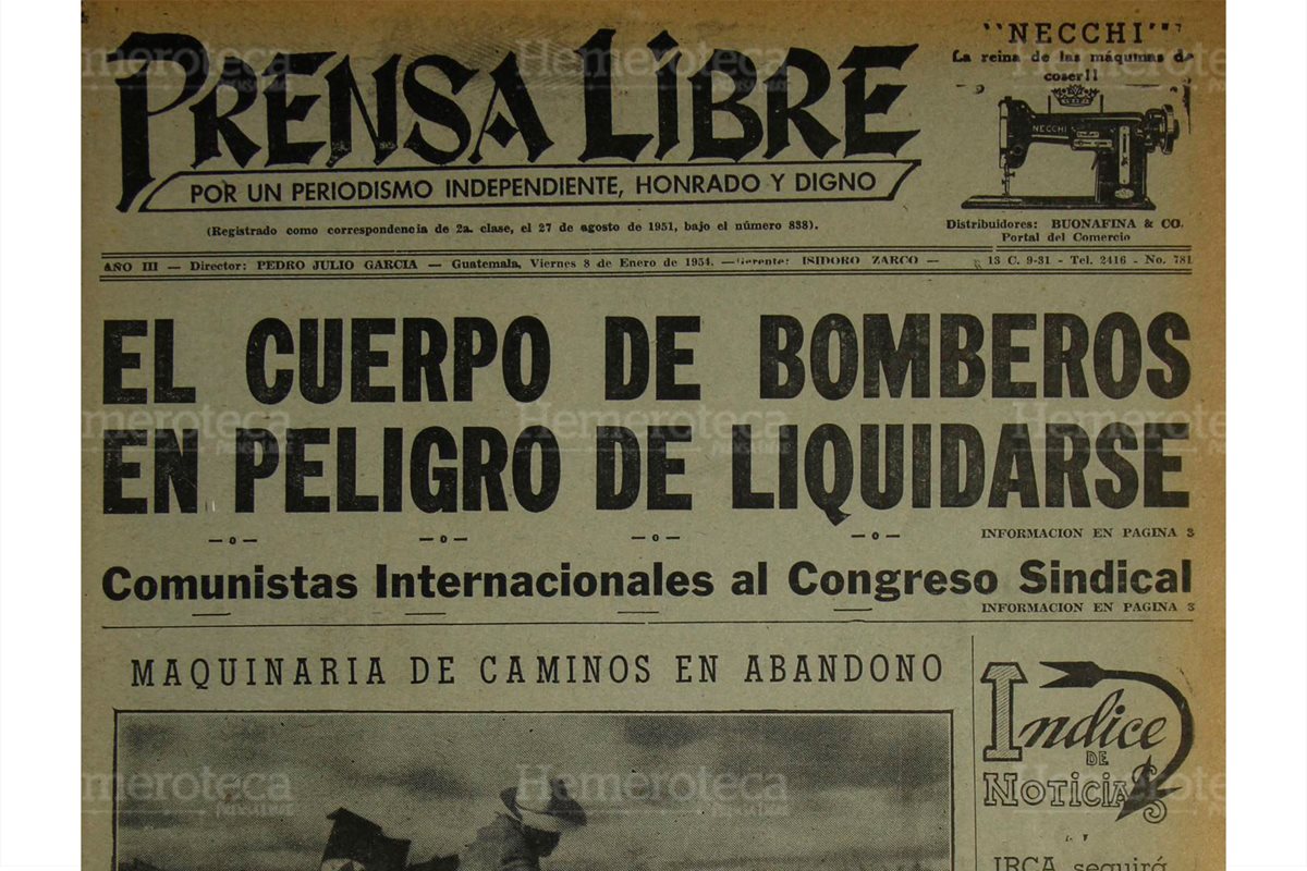 Portada de Prensa Libre del 8/1/1954 informa sobre posible cierre de los Bomberos Voluntarios. (Foto: Hemeroteca PL)