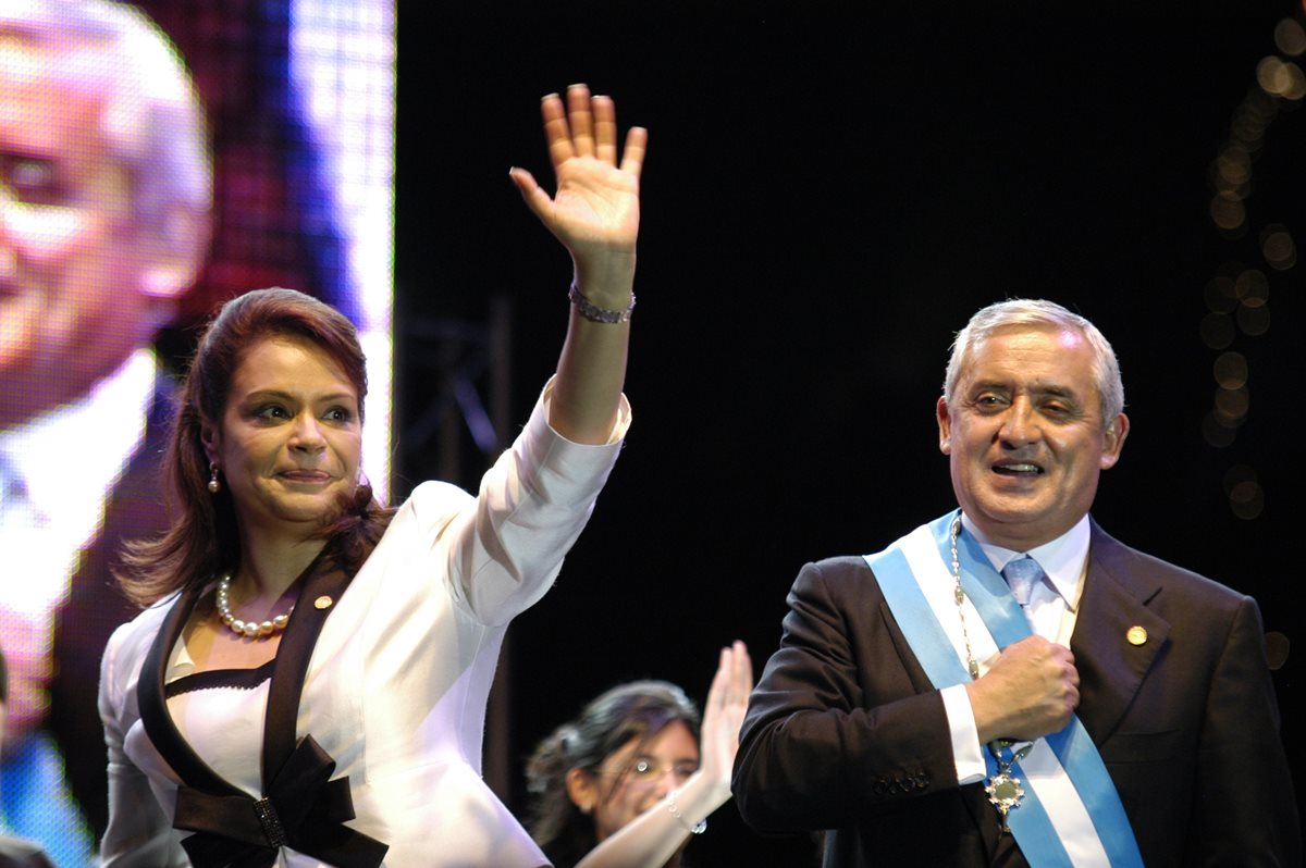 El 14 de enero de 2011 Pérez Molina y Baldetti juraron y prometieron combatir la corrupción y terminar con la violencia. (Foto: Hemeroteca PL)