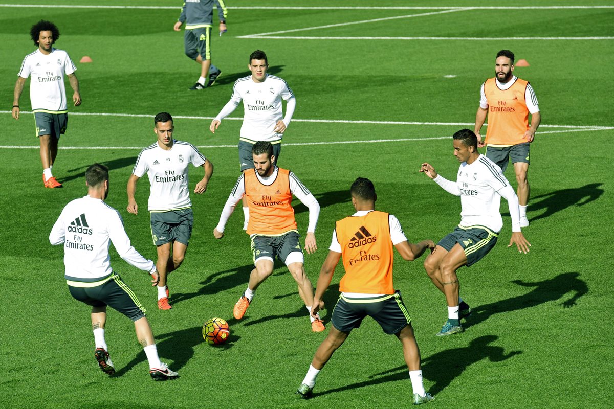 Los jugadores del Real Madrid siguen en plena preparación para el Clásico Español. (Foto Prensa Libre: AFP)