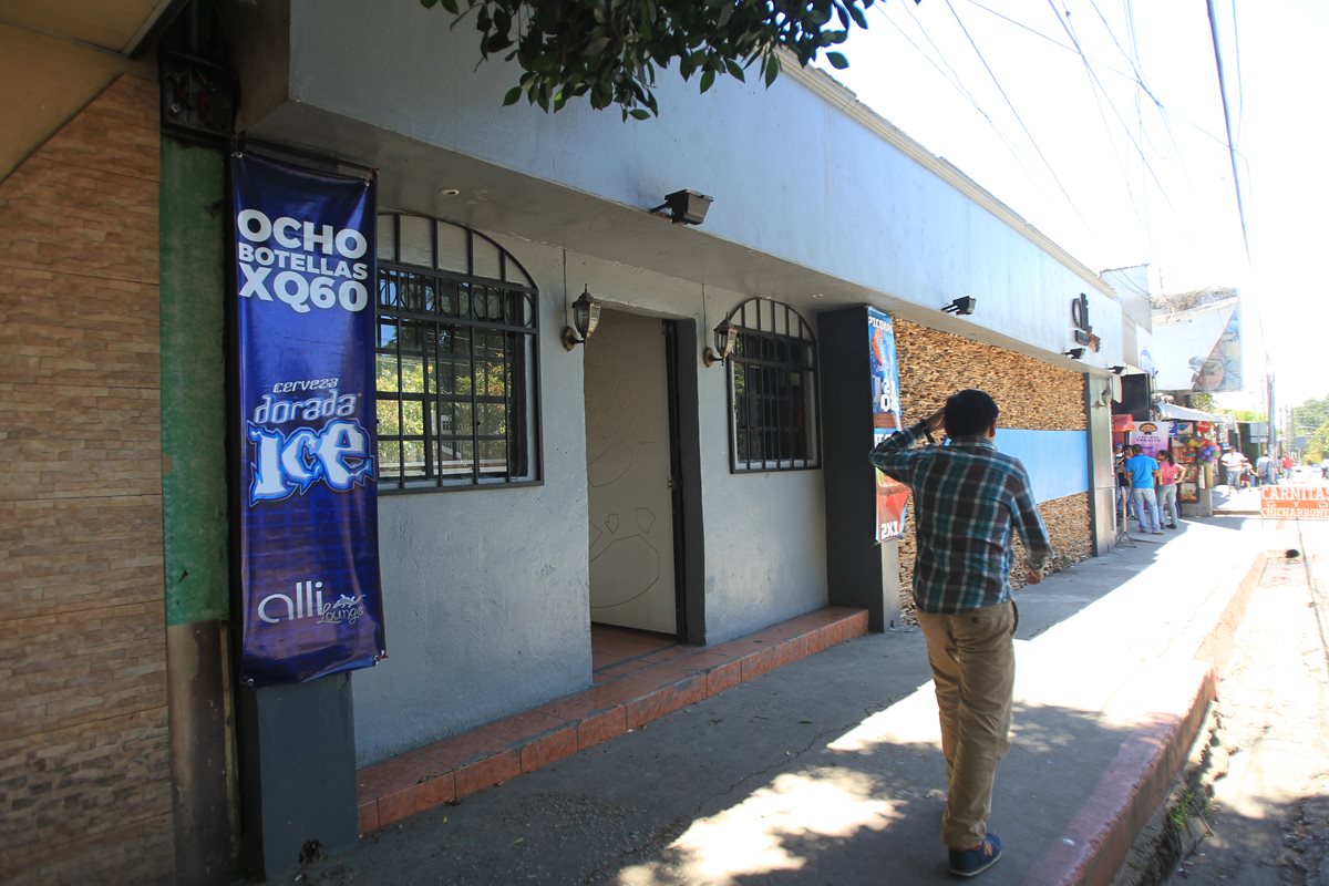 Según la municipalidad se hacen operativos con la PNC para verificar permisos.(Prensa Libre: Esbin García)