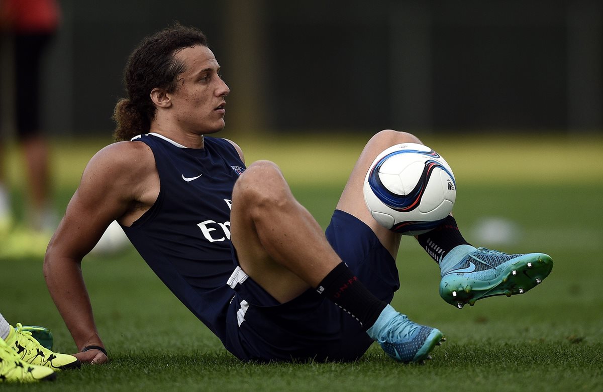 David Luiz se encuentra concentrado con el PSG en Doha. (Foto Prensa Libre: AFP)