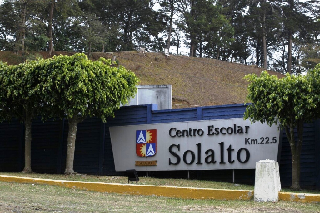 El colegio Solalto está ubicado en el kilómetro 22 carretera a Fraijanes. Funciona en la jornada vespertina. (Foto Prensa Libre: Paulo Raquec)