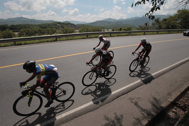 Los pedalistas están listos para el tercer día de acción. (Foto Prensa Libre: Norvin Mendoza)