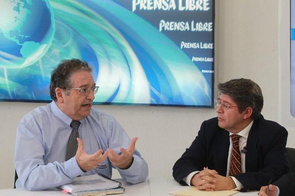 Héctor Monzón y Rolando Torres, durante el Diálogo Libre de ayer.