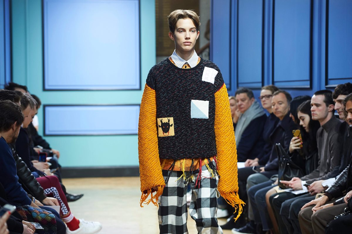 Conjunto de la colección masculina de la temporada otoño-invierno 2017 de su la marca J.W. Anderson. (Fotos Prensa Libre, AFP).