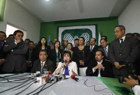 La Bancada oficial podría perder a varios diputados, quienes emigrarían hacia otras agrupaciones, como Líder,  Partido Patriota e independientes.