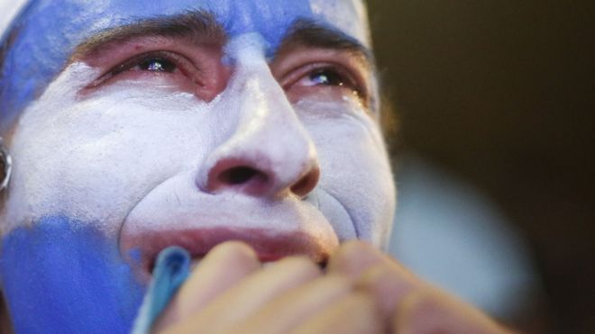 La decepciones se han ido sumando para los aficionados argentinos que temen que no lleguen al mundial por primera vez desde 1970. (Getty Images)