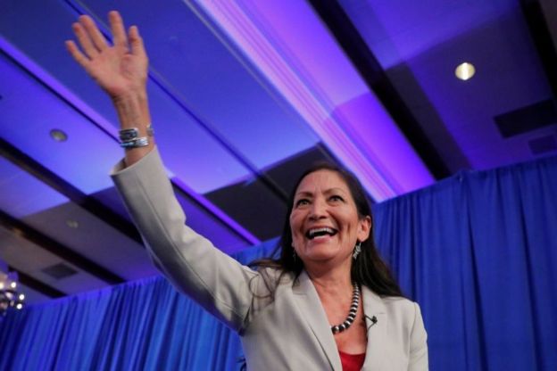 Debra Haaland obtuvo la victoria por los demócratas en Nuevo México. REUTERS