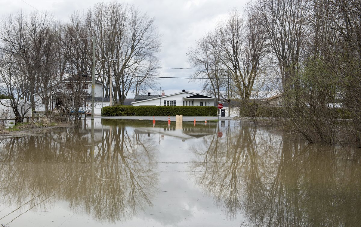 Unas 121 localidades sufrieron daños por las inundaciones en Quebec.