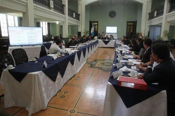 La Postuladora de Sala de Apelaciones realiza la revisión de pruebas de descargo de aspirantes a Salas de Apelaciones. (Foto Prensa Libre: Paulo Raquec)