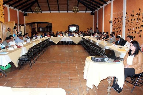 Reunión del Codede de Quiché, donde se aprobó el anteproyecto de presupuesto para el 2015,  tras la cual  varios alcaldes denunciaron que se politizó  la asignación