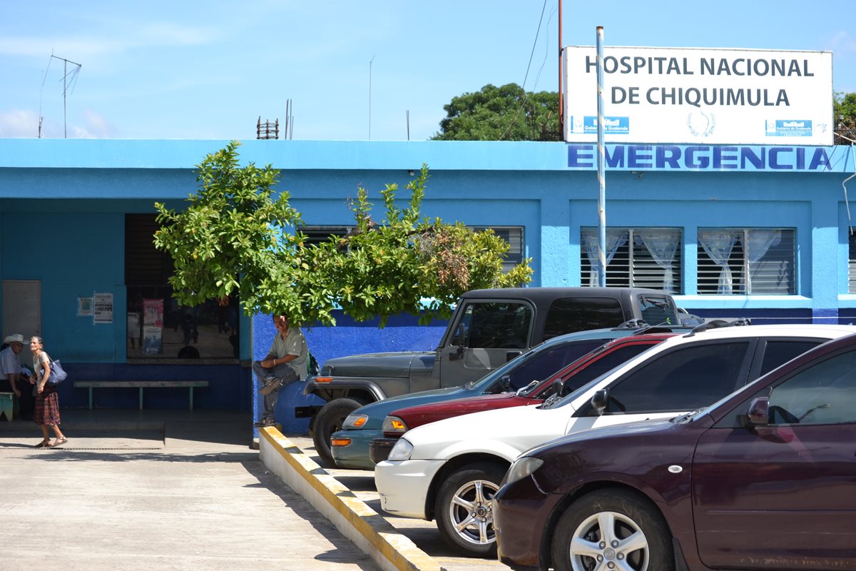 Víctima de ataque fue trasladada al Hospital Nacional de Chiquimula. (Foto Prensa Libre)