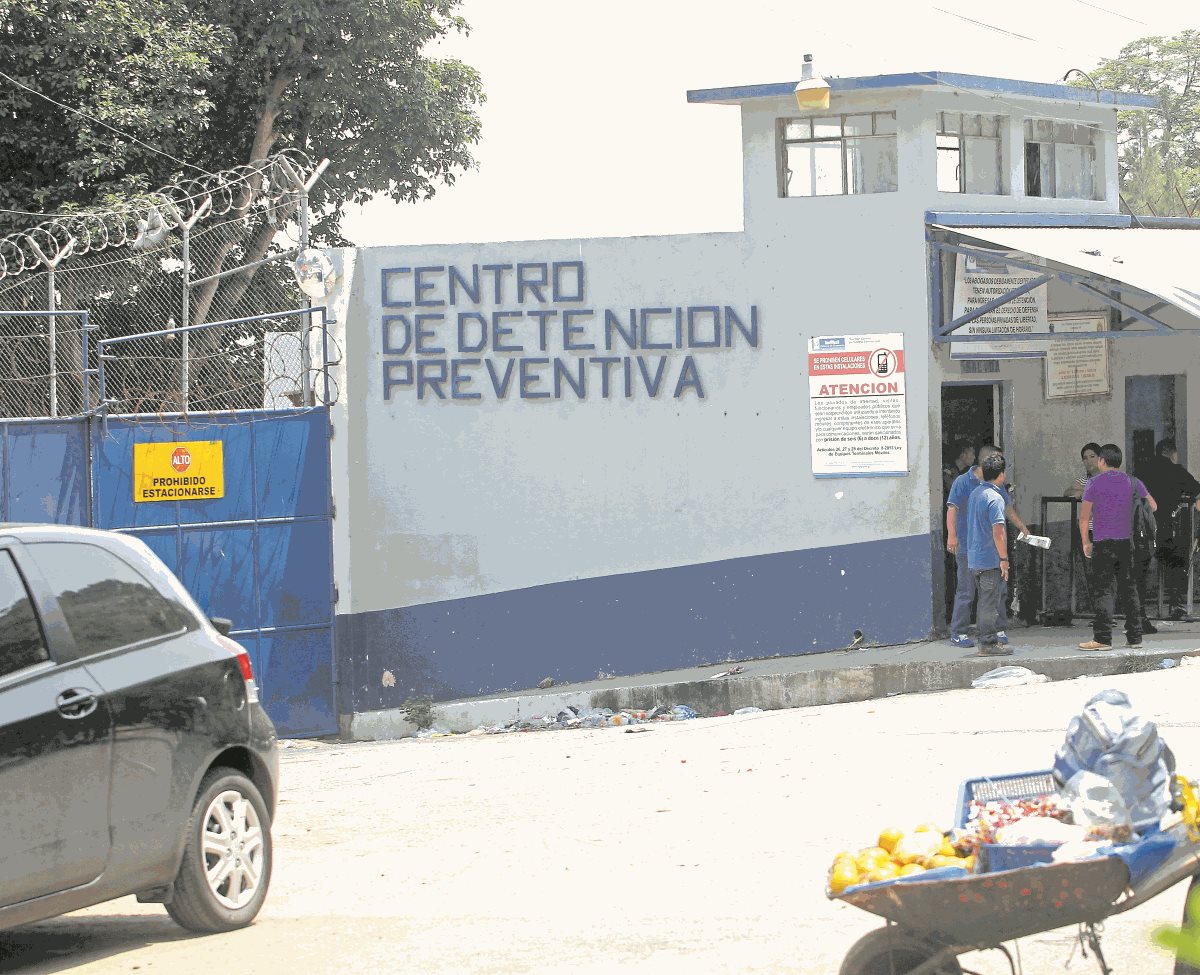 El coronavirus llegó a tres centros carcelarios de Guatemala