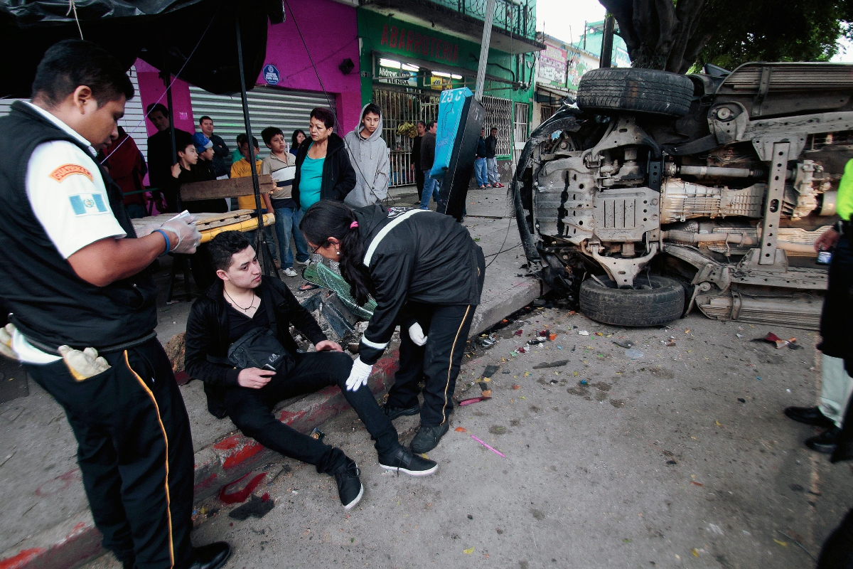 Los accidentes de tránsito se incrementan en diciembre según cuerpos de socorro. (Foto Prensa Libre: Hemeroteca PL)