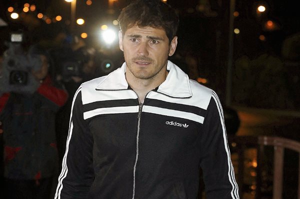 El portero del Real Madrid, Iker Casillas, a su llegada a la concentración de la selección española. (Foto Prensa Libre: EFE)