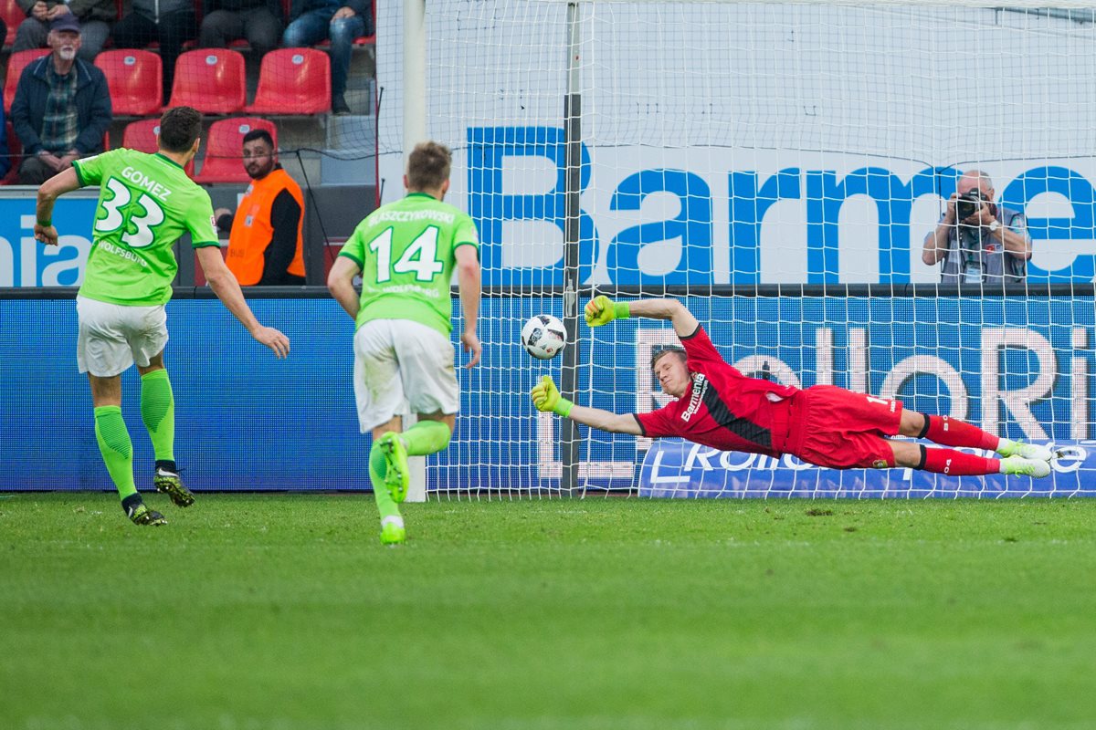 El Bayer Leverkusen y el Wolfsburgo empatan 3-3 en un emocionante encuentro. (Foto Prensa Libre: AFP)