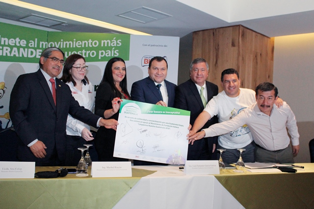 Fundación Azteca Guatemala presenta el programa Limpiemos Nuestra Guatemala 2018