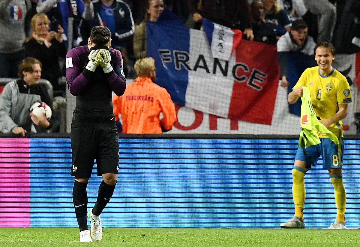 Hugo Lloris, guardameta de Francia, influyó para que su equipo perdiera. (Foto Prensa Libre: EFE)