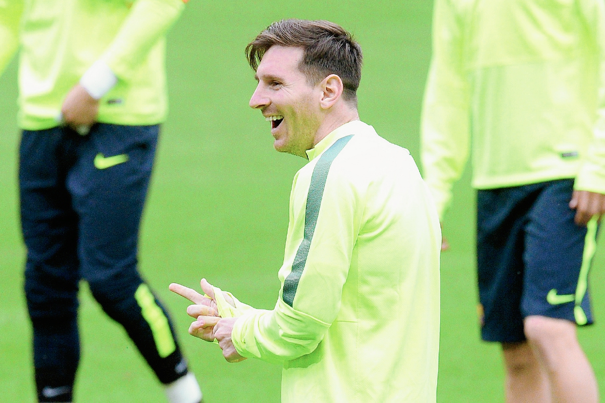 El argentino Lionel Messi, durante el entrenamiento previo al juego ante el Bayern Munich, en Alemania. (Foto Prensa Libre: AFP).