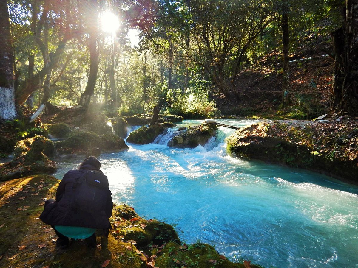 La joven guatemalteca viajó recientemente a Huehuetenango para captar imágenes del rio Azul. Foto: Cindy Lorenzo