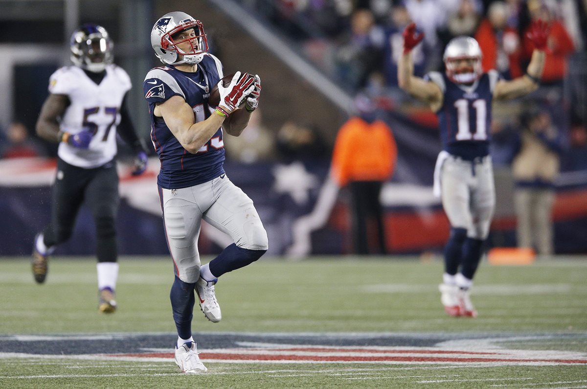 El receptor Chris Hogan, de los New England Patriots, durante el partido de la NFL contra los Baltimore. (Foto Prensa Libre: EFE)