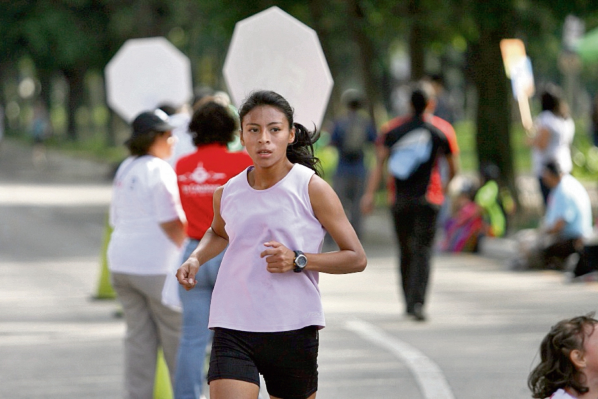 STHEPANY CHAMALÉ fue la ganadora de la categoría de 5 kilómetros. (Foto Prensa Libre: JESÚS CUQUE)