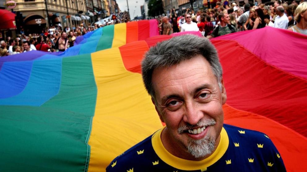 Muere a los 65 años Gilbert Baker, creador de la bandera arcoíris, símbolo de la comunidad LGTB. (Foto Prensa Libre: EFE)