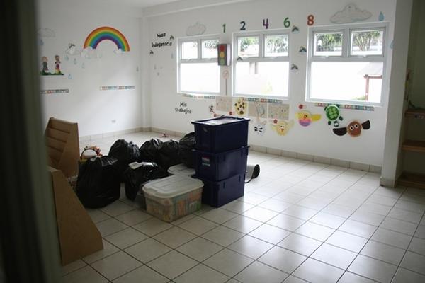 Uno de  los salones del colegio Campos de Ávalon se encuentra vacío. (Foto Prensa Libre: Renato Melgar)