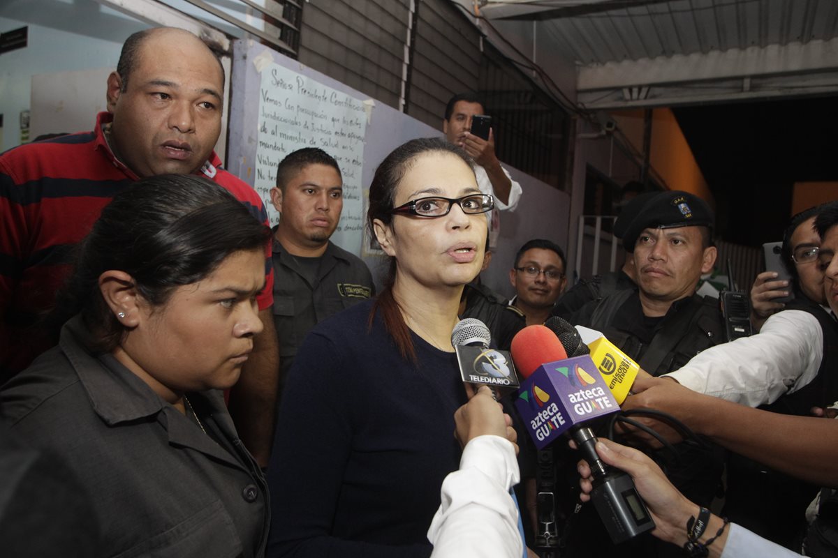El juez Miguel Ángel Gálvez, ordenó el traslado de la ex vicepresidenta Roxana Baldetti a un hospital privado en Mixco (Foto Prensa Libre: Paulo Raquec). 