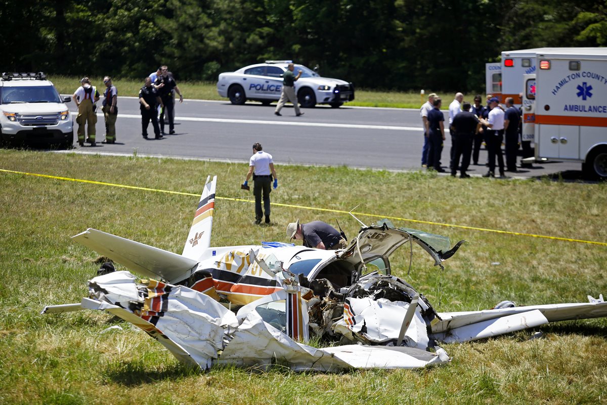 Avioneta se estrelló en un aeropuerto de Tennessee, Estados Unidos. Hubo dos muertos. (Foto Prensa Libre. AP)