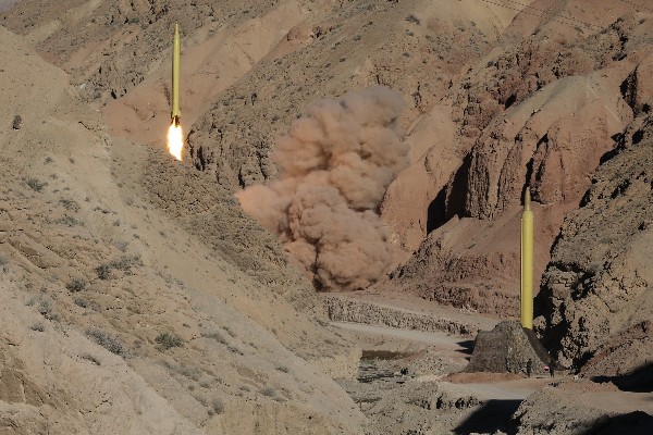  Irán efectua dos nuevos test de misiles balísticos. (Foto Prensa Libre:AFP)