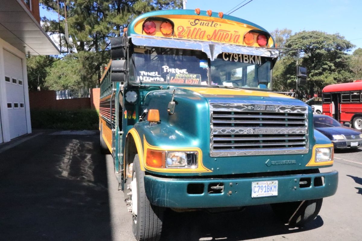 Algunos pasajeros fueron golpeados por los asaltantes con un arma de fuego. (Foto Prensa Libre: CBM)