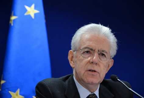 El primer ministro de Italia, Mario Monti, durante una conferencia de prensa el 14 de diciembre. (Foto Prensa Libre: AFP)