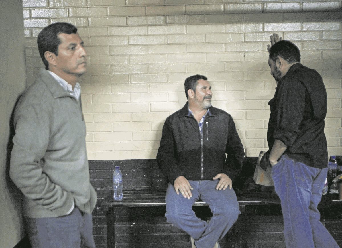 Los ex ministros de la Defensa, Manuel López Ambrosio, Ulises Anzueto y de Gobernación, Mauricio López Bonilla, están presos. (Foto Prensa Libre: Hemeroteca PL)