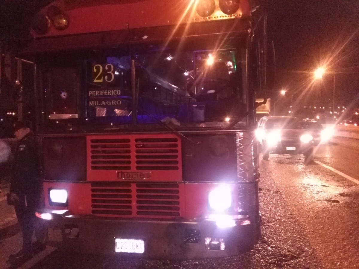 El ataque de esta mañana dejó tres heridos a inmediaciones de El Periférico (Foto Prensa Libre: @jose20072012)