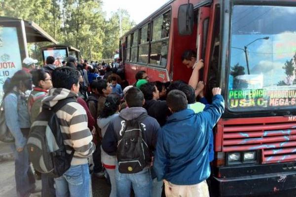 Paro de buses afecta a vecinos.
